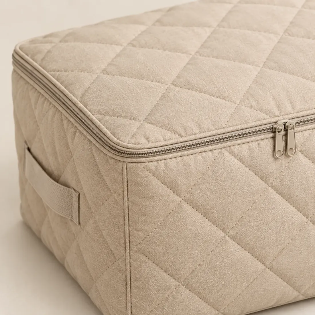 Quilted Duvet Under-bed Bag — detail